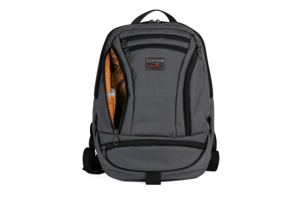The Synapse 19 in Nebulous Grey (medium grey) Ballistic with Zest (orange with white grid) 200 Halcyon interior.